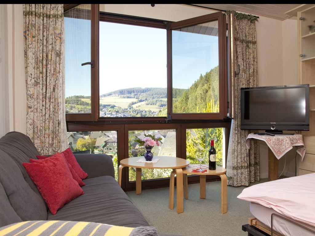 Ferienwohnung Café Alt Willingen Zimmer foto